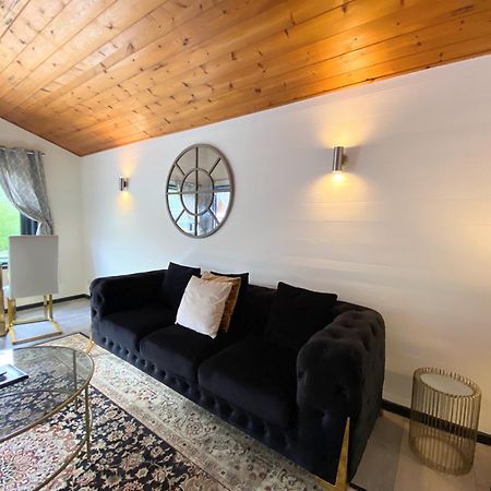 Magpie 2 Hot Tub Huntersmoon-Warminster-Longleat-Wiltshire Villa Exterior foto