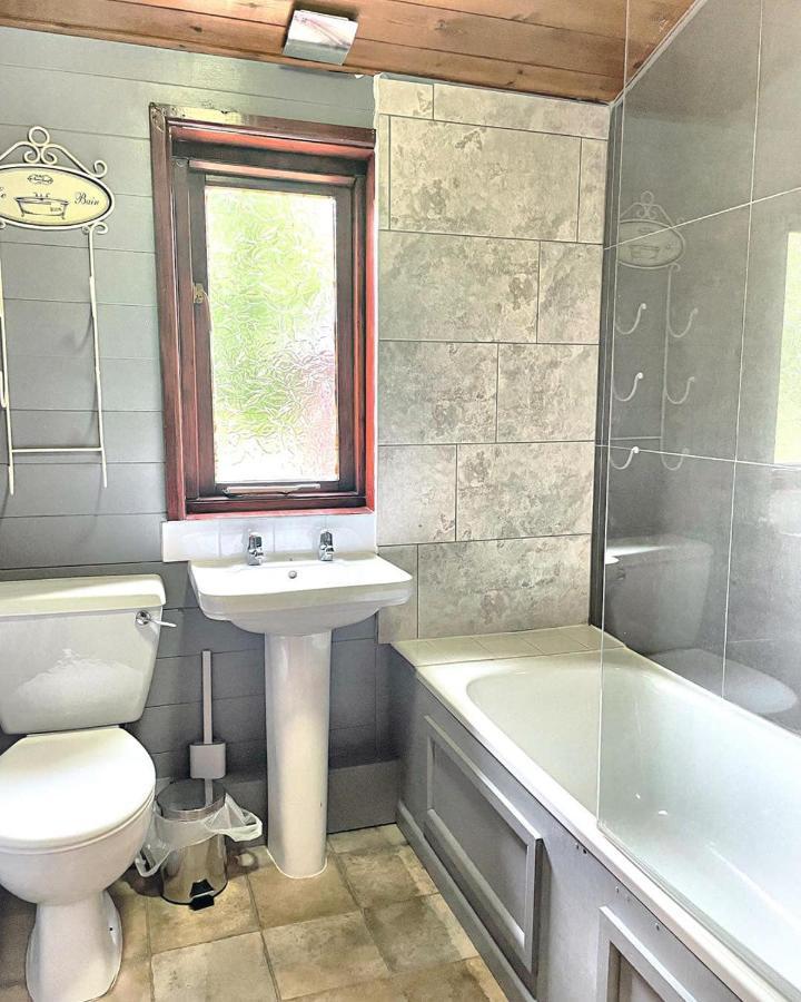 Magpie 2 Hot Tub Huntersmoon-Warminster-Longleat-Wiltshire Villa Exterior foto